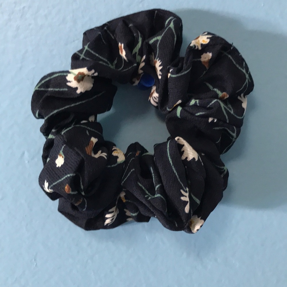 Navy Floral Scrunchies